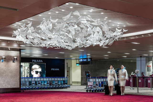 lasvit-for-changi-airport,-terminal-2_institutional-project_singapore_press-1_2048.jpg
